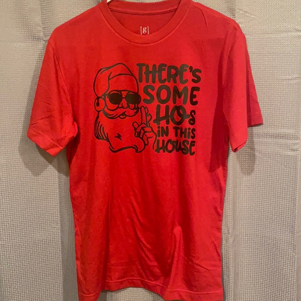 Ho’s in this house Santa tee BNWOT